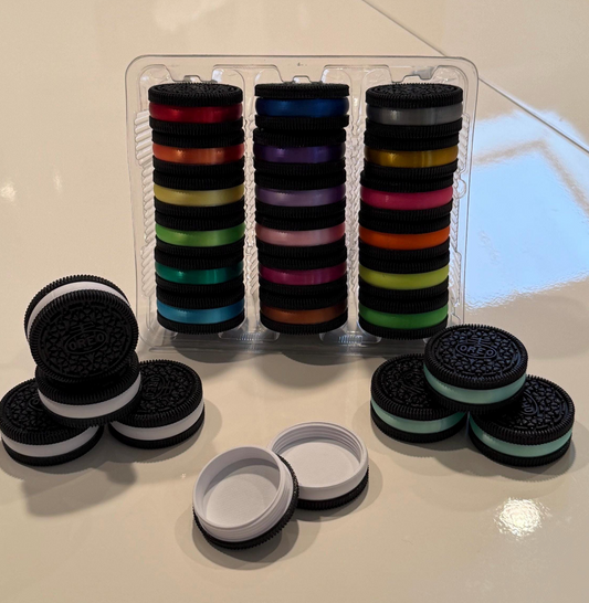 Storeos - Mega Stuf Oreo-Shaped Storage