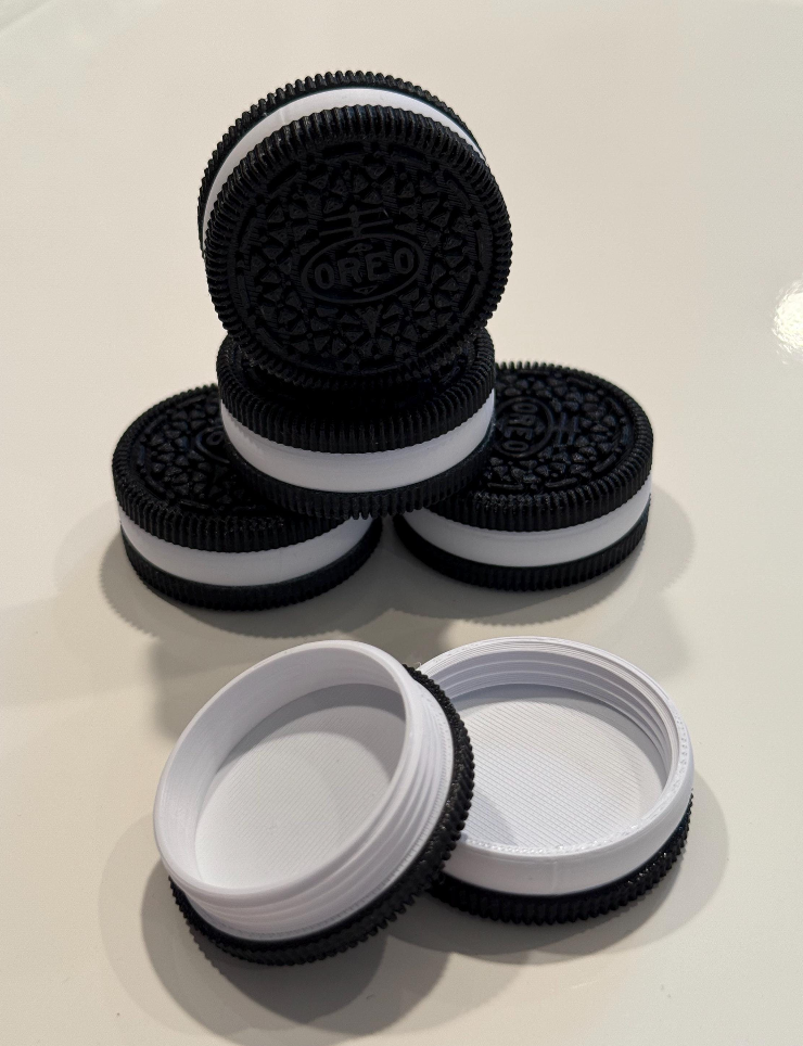 Storeos - Mega Stuf Oreo-Shaped Storage