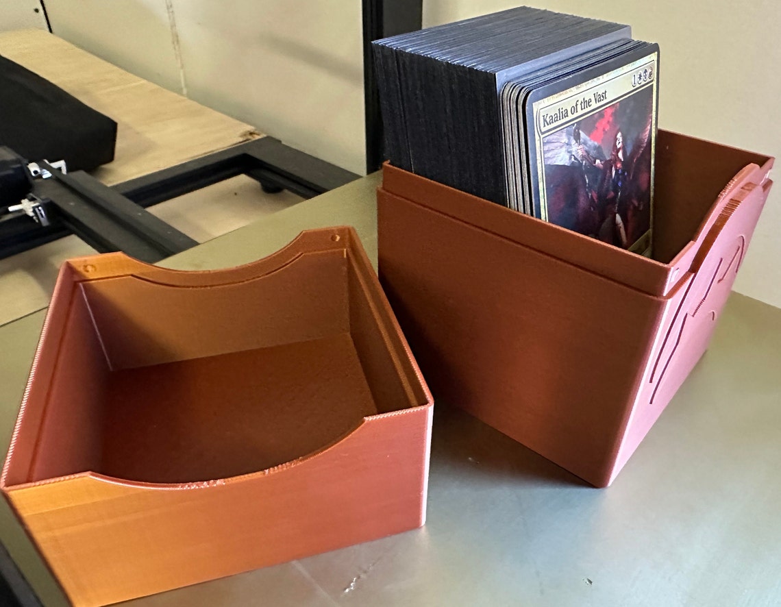 Ultra Planechase Deck Box.  Fits all 151 Planechase Cards!